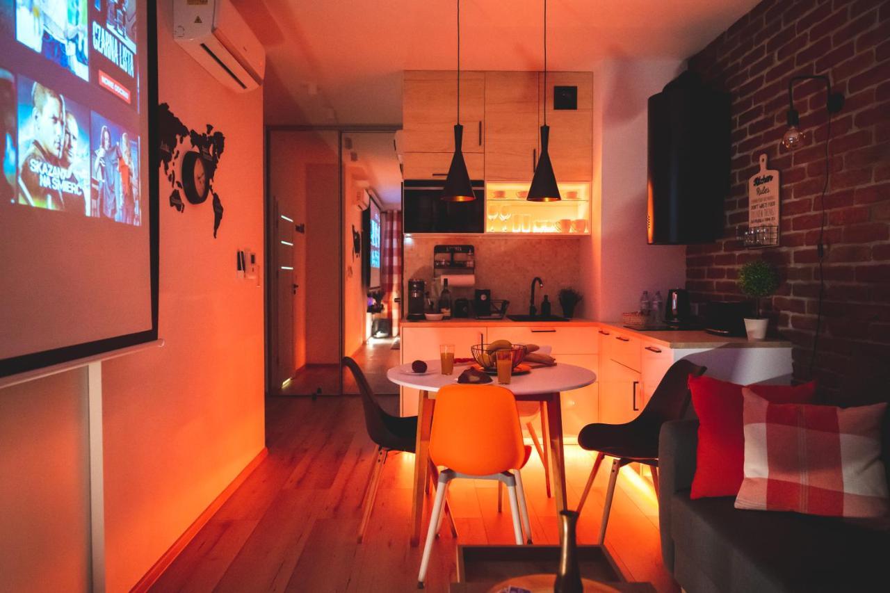 Movie Jacuzzi Apartment At The Main Station By Noclegi Renters Krakau Exterior foto