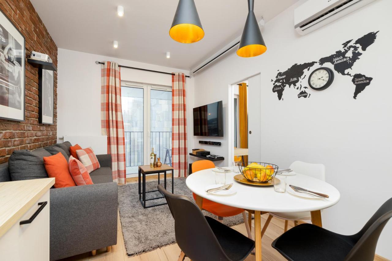 Movie Jacuzzi Apartment At The Main Station By Noclegi Renters Krakau Exterior foto