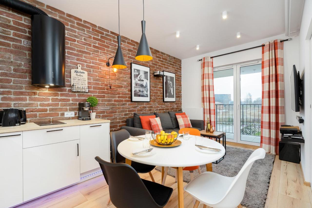 Movie Jacuzzi Apartment At The Main Station By Noclegi Renters Krakau Exterior foto