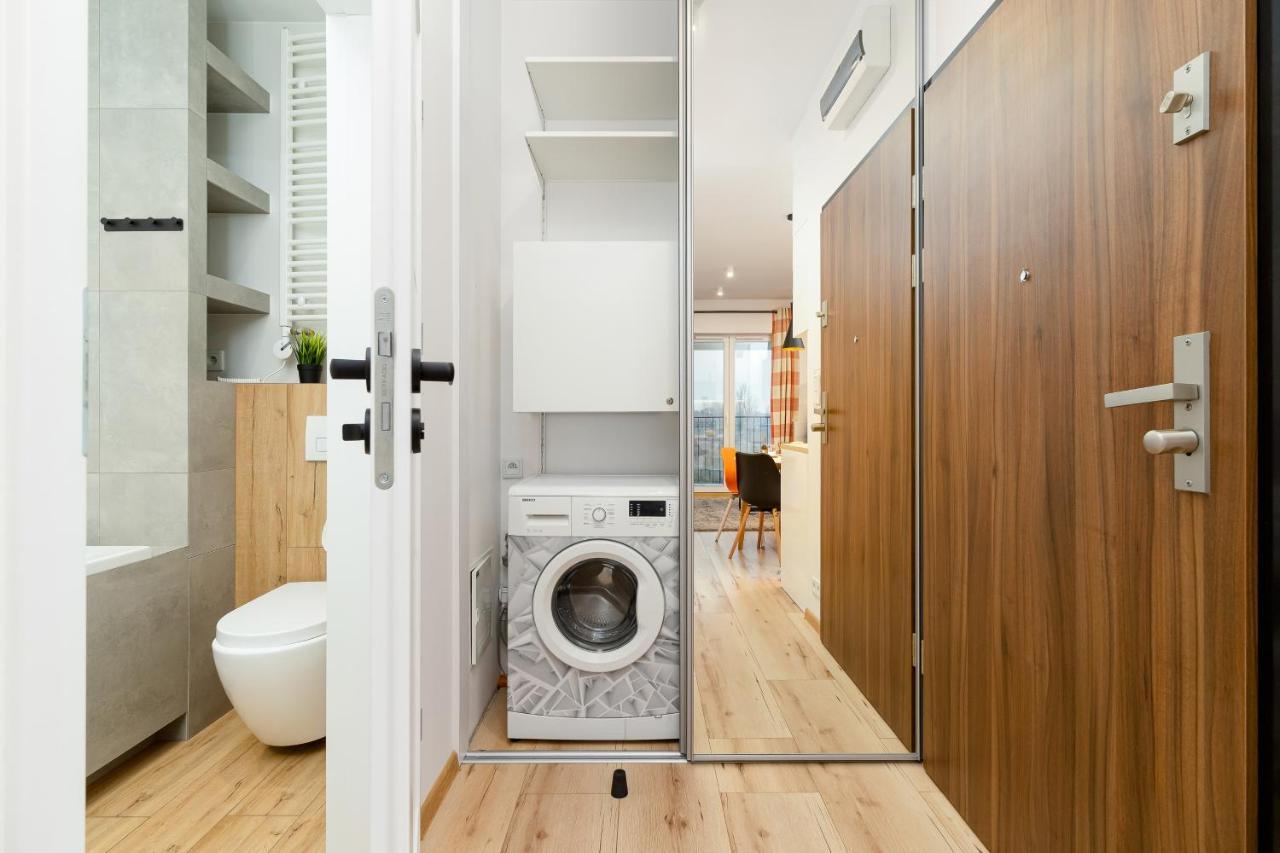 Movie Jacuzzi Apartment At The Main Station By Noclegi Renters Krakau Exterior foto